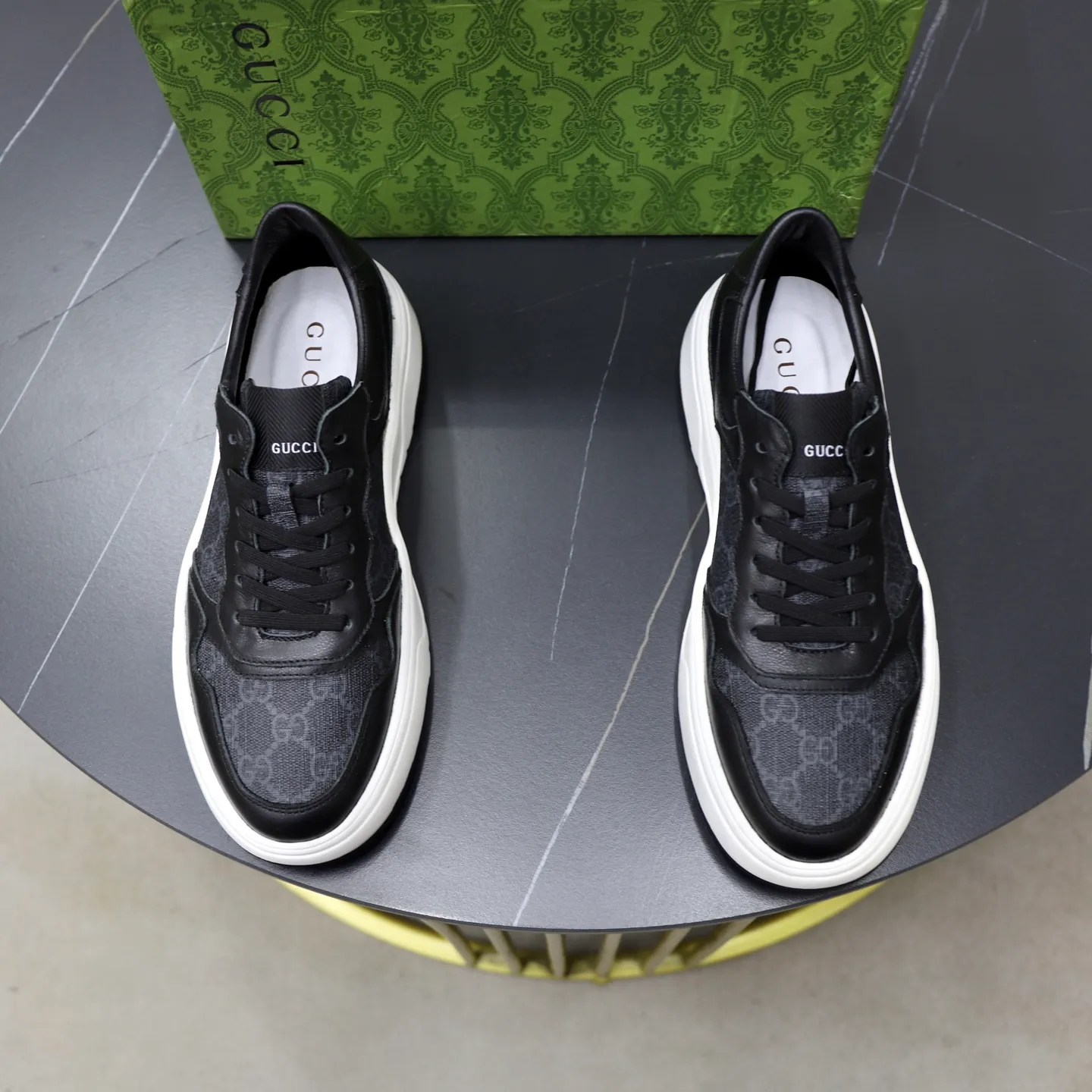 Men's shoes 💰440💰🙅‍♂️🙅‍♂️🙅‍♂️ Brand: GUCCI Standard code: 38–44 (45 can be customized) Grade: Same as the official website Material: Original cowhide fabric Comfortable pigskin lining Lightweight and wear-resistant outsole Style category: Men's fashionable casual shoes and boots Running sneakers Distinguished luxury brand elements Top luxury color: actual picture color